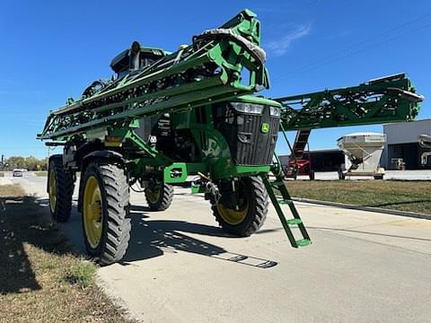 Image of John Deere 412R equipment image 3