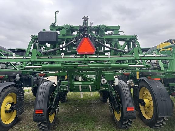 Image of John Deere 412R equipment image 4