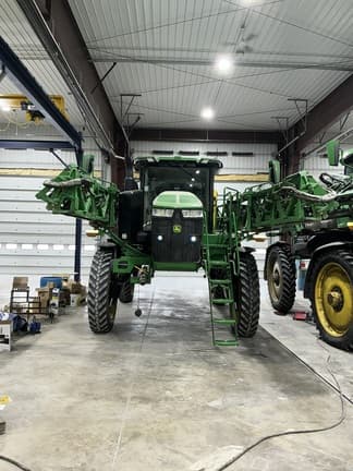 Image of John Deere 412R equipment image 4