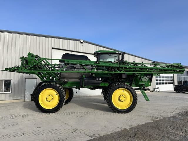 Image of John Deere 412R equipment image 3