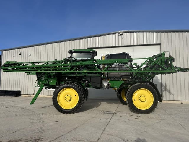 Image of John Deere 412R equipment image 2