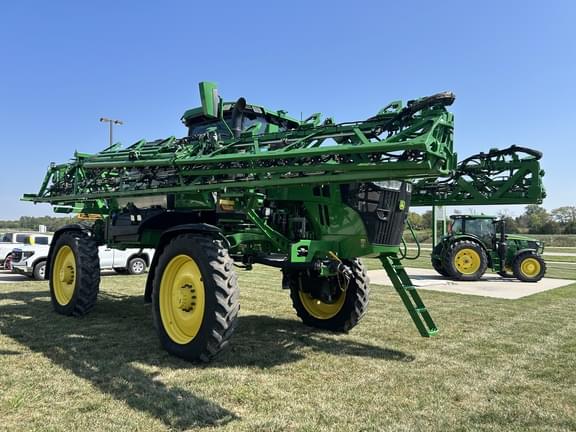 Image of John Deere 412R equipment image 3