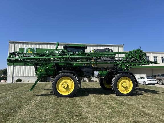 Image of John Deere 412R equipment image 1
