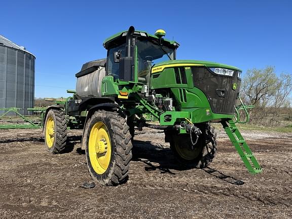 Image of John Deere 412R equipment image 1