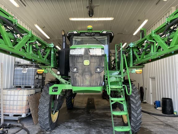 Image of John Deere 412R equipment image 1