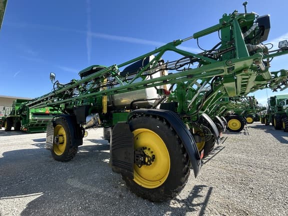 Image of John Deere 412R equipment image 4