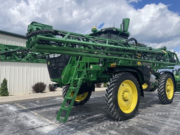 Image of John Deere 412R equipment image 1