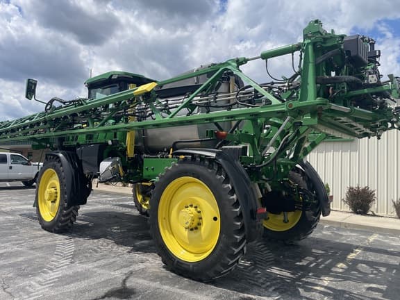 Image of John Deere 412R equipment image 3