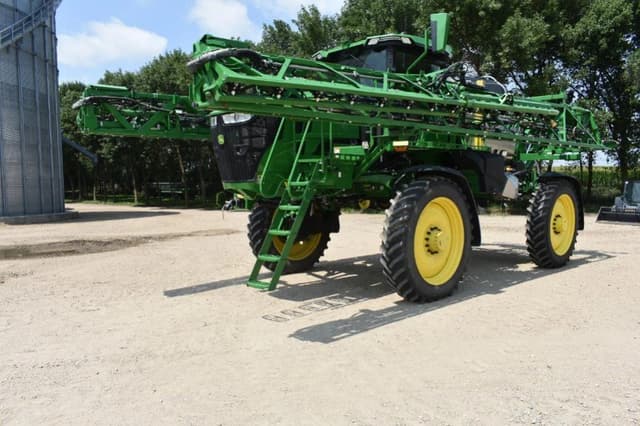 Image of John Deere 412R equipment image 1