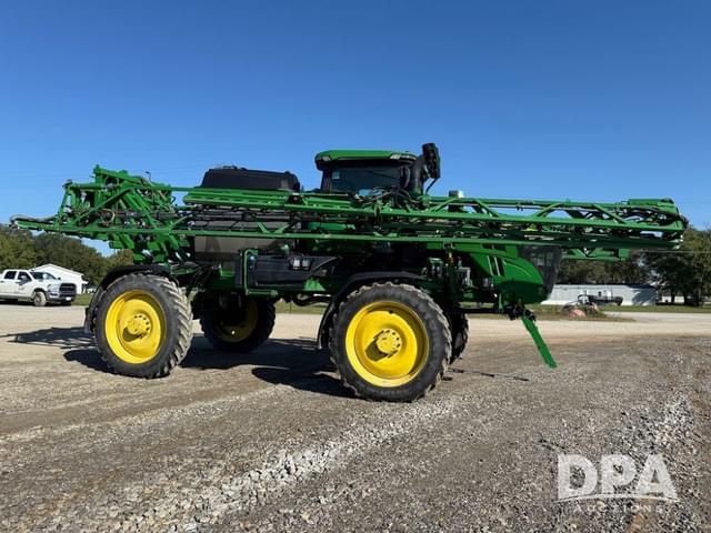 Image of John Deere 412R equipment image 3