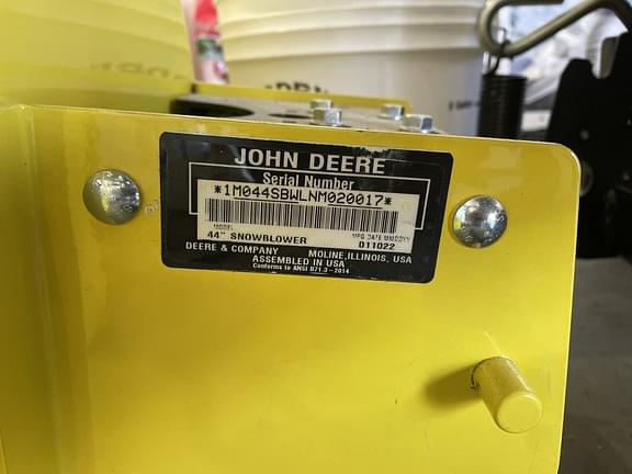 Image of John Deere 44" Snowblower equipment image 4