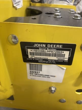Image of John Deere 44" Snowblower equipment image 1