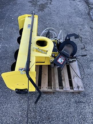 Image of John Deere 44" Snowblower equipment image 1