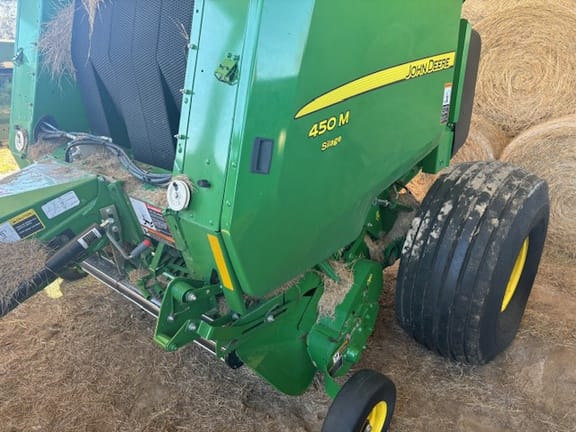 2022 John Deere 450M Silage Equipment Image0