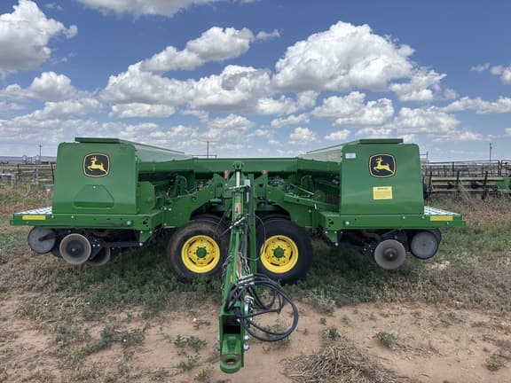 Image of John Deere 455 equipment image 4