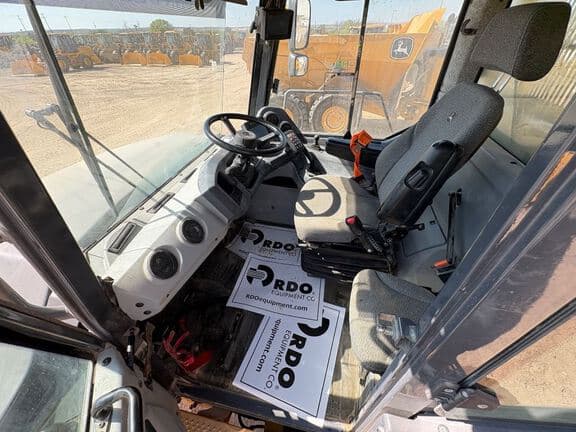 Image of John Deere 460E-II equipment image 4