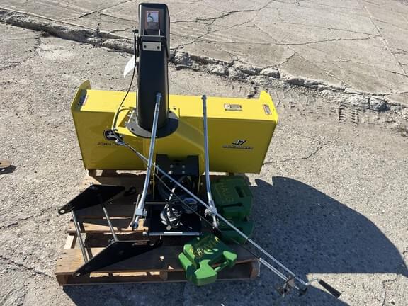 Image of John Deere 47" Snow Blower equipment image 3