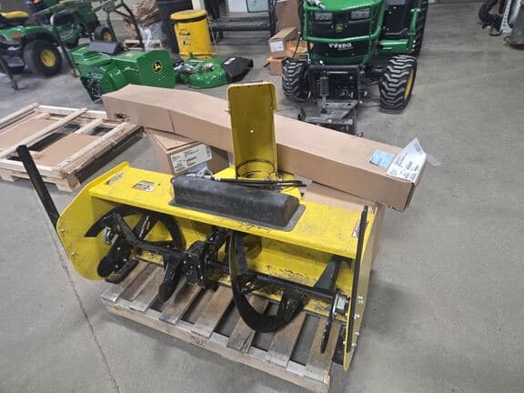 Image of John Deere 47" Snow Blower equipment image 3