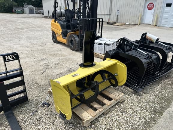 Image of John Deere 47" Snow Blower equipment image 4