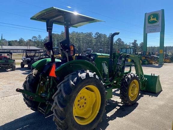 Image of John Deere 5045E equipment image 4