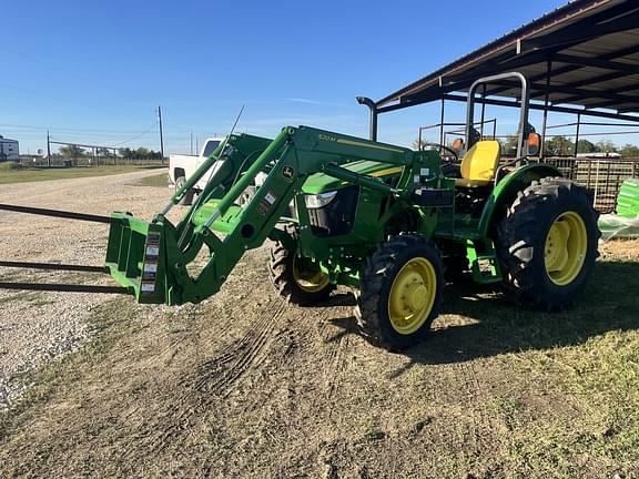 Image of John Deere 5045E equipment image 4