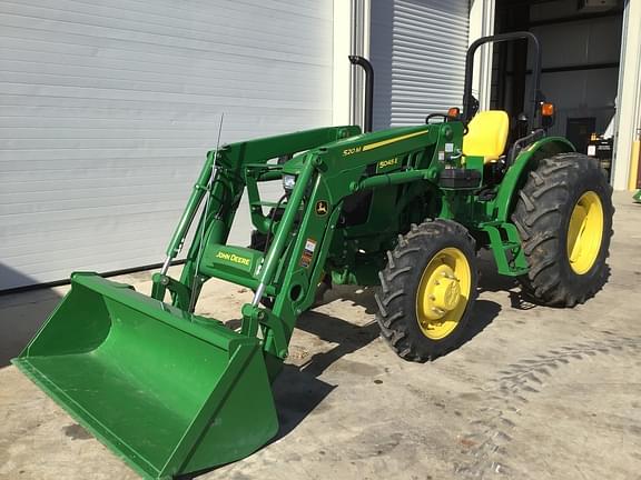 Image of John Deere 5045E equipment image 3