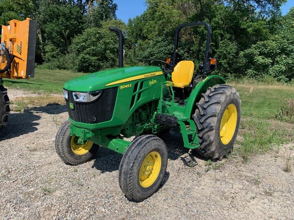 Image of John Deere 5045E equipment image 1