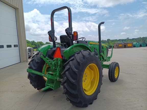 Image of John Deere 5045E equipment image 2