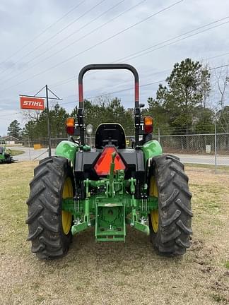 Image of John Deere 5045E equipment image 3