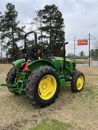 Image of John Deere 5045E equipment image 4