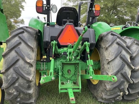 Image of John Deere 5045E equipment image 2