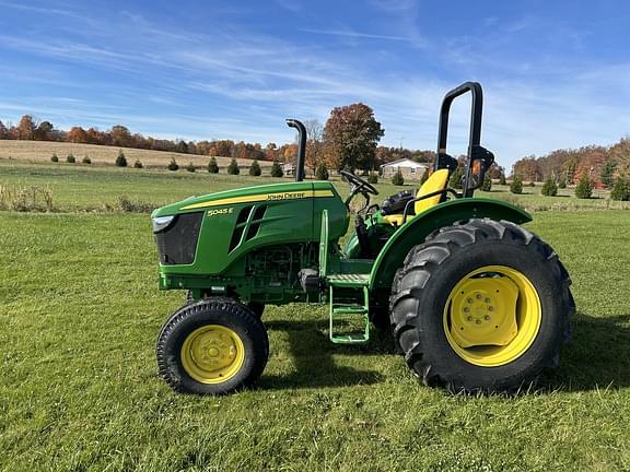 Image of John Deere 5045E equipment image 1