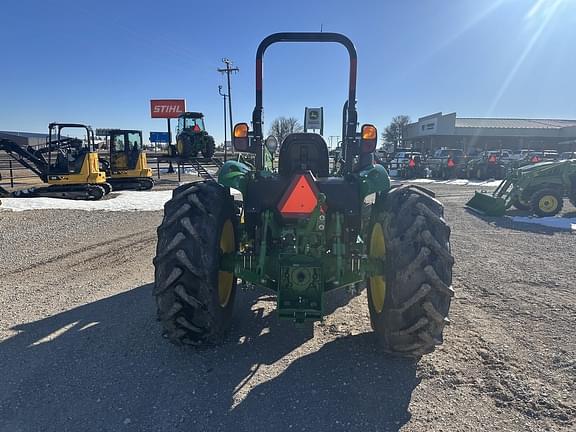 Image of John Deere 5045E equipment image 3