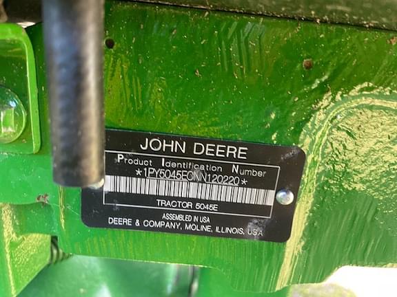 Image of John Deere 5045E equipment image 3