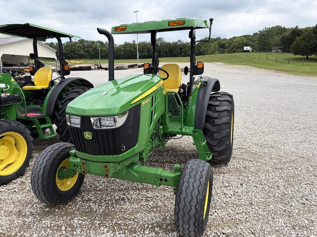 Image of John Deere 5045E Primary image