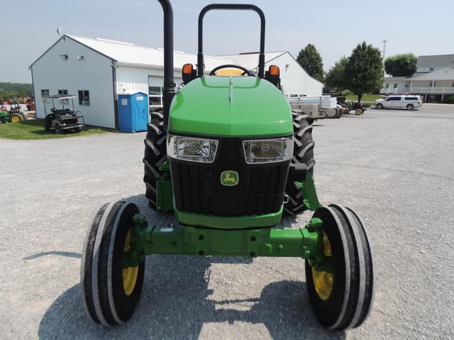Image of John Deere 5045E equipment image 4