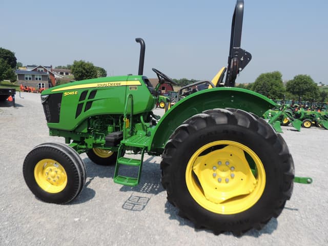 Image of John Deere 5045E equipment image 1
