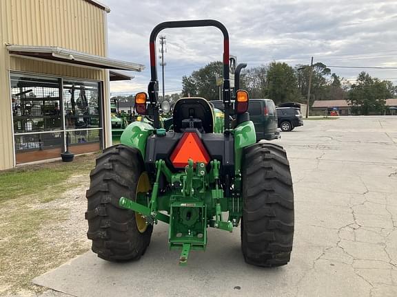 Image of John Deere 5045E equipment image 3