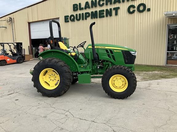 Image of John Deere 5045E equipment image 1