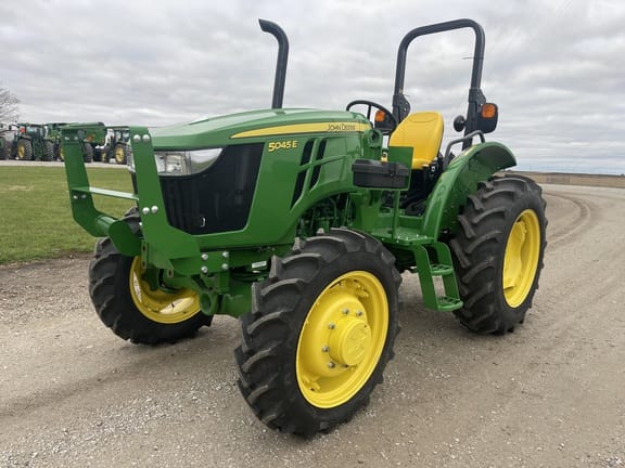 2022 John Deere 5045E Equipment Image0