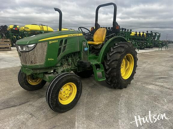 Image of John Deere 5045E equipment image 1