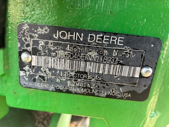 Image of John Deere 5045E equipment image 2