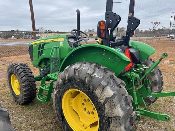 Image of John Deere 5045E equipment image 3