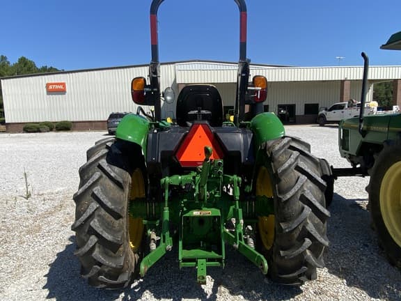 Image of John Deere 5045E equipment image 3