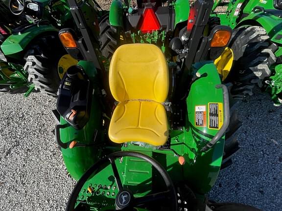 Image of John Deere 5045E equipment image 4