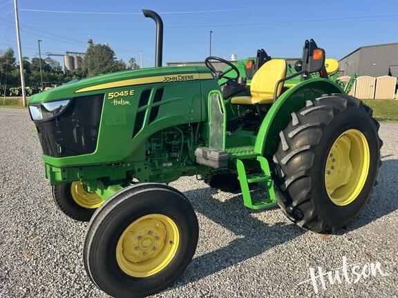 Image of John Deere 5045E equipment image 1