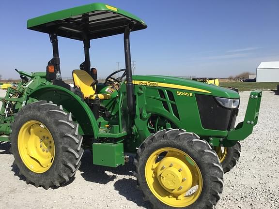 Image of John Deere 5045E equipment image 1