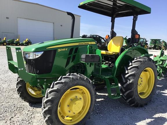 Image of John Deere 5045E equipment image 2