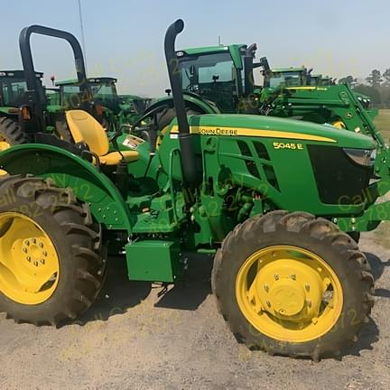 Image of John Deere 5045E equipment image 4