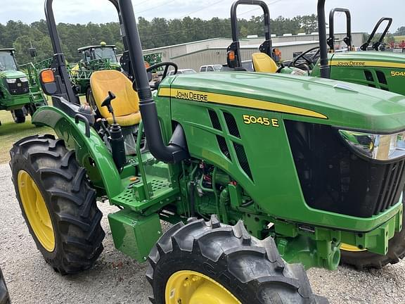 Image of John Deere 5045E equipment image 1